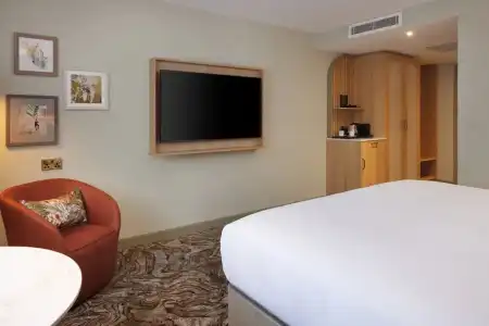 DoubleTree by Hilton Bristol North - 74