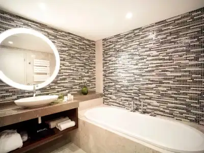 Crowne Plaza Bucharest by IHG - 8