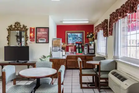 Econo Lodge Inn & Suites Little Rock SW - 22