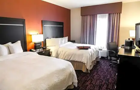Hampton Inn & Suites Tulsa/Central - 51