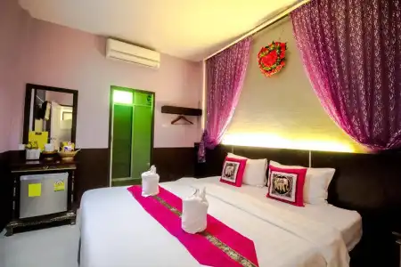 Fai Kham Boutique - 4