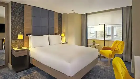 DoubleTree by Hilton London West End - 37