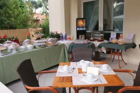 Villa Costanza Boutique - 9