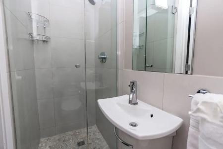 Newbury Guest House - 28