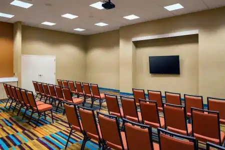 Fairfield by Marriott Anaheim Resort - 16