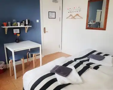 Refurinn Reykjavik Guesthouse - 2