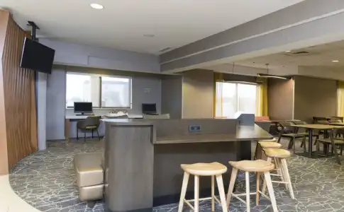 SpringHill Suites by Marriott Grand Rapids North - 10