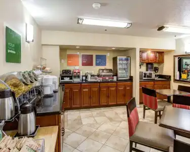 Comfort Inn Redding Near I-5 - 23