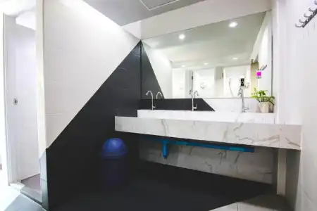 The August Hostel - 41