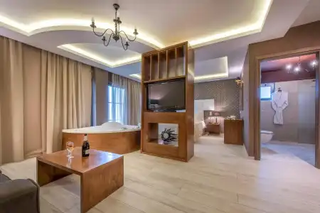 Elegance Luxury Executive Suites - Adults Only - 1