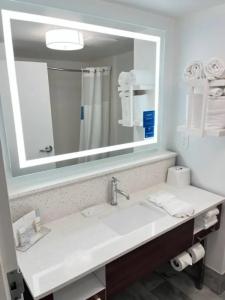 Hampton Inn & Suites Louisville East - 61