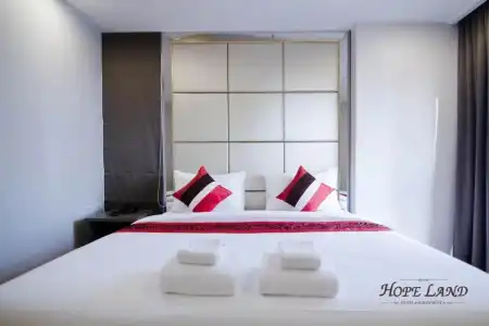 Hope Land Sukhumvit 8 - 127