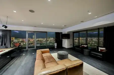 Beautiful Palms Place Suite - 332