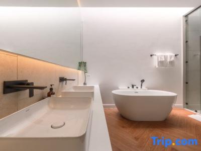 Saturdays Residence by Brown Starling Apart - 121