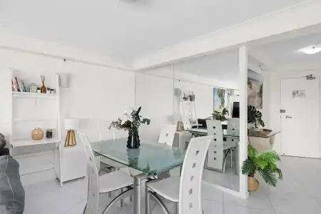 Gemini Court Holiday Apartments - 520
