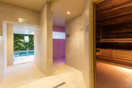 Best Western & SPA Coeur De Cassis - 1