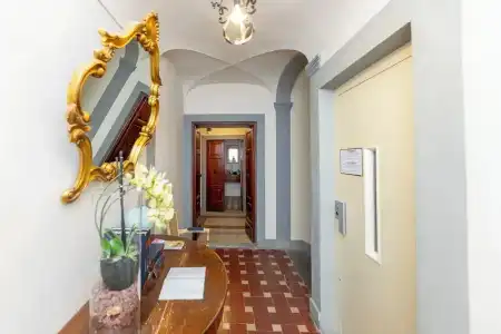 Piazza Pitti Palace - 12