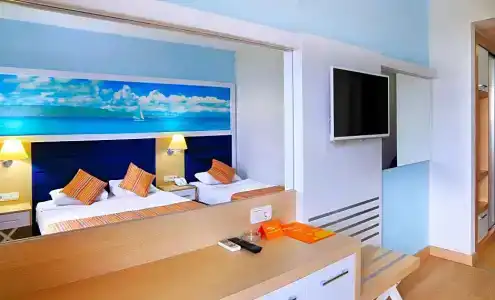 Club Aqua Plaza - 43
