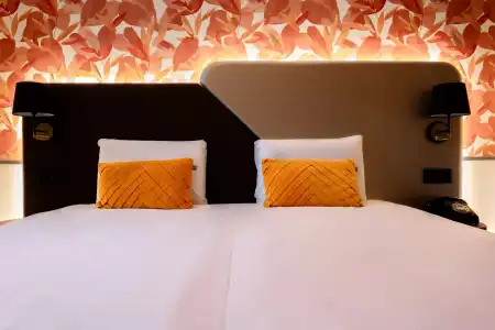 Hôtel Kyriad Paris 10 — Canal Saint Martin-République - 6