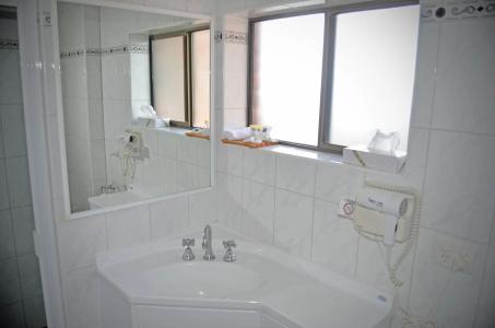 Arkana Motor Inn & Terrace Apartments - 7