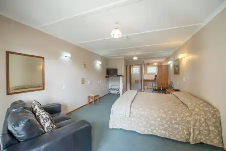 Amber Court Motel - 46