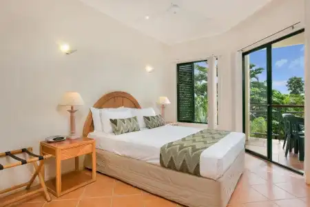 Tropic Towers Apartments - 124