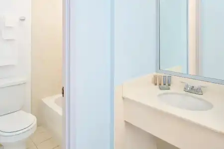 Ewa Waikiki - 48