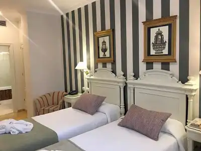 Adriano Boutique Sevilla - 33