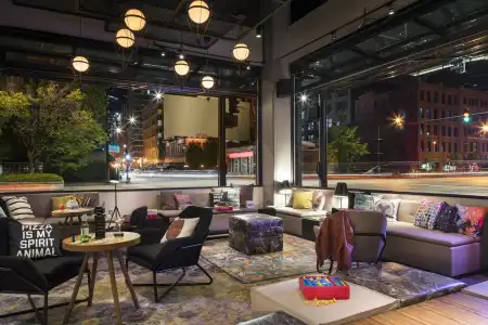 Moxy Chicago Downtown - 19
