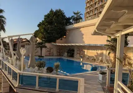 Coral & Resort - 7