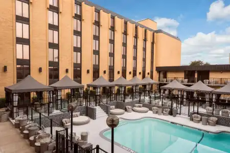 Holiday Inn Select North Dallas - 8