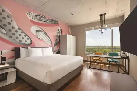 Kompose Boutique Miami Airport - 38