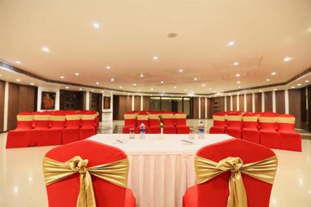 Golden Tulip Jaipur City Center - 11