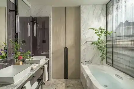 Four Seasons At Centre - 97