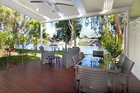 Noosa Entrance Waterfront Resort - 430