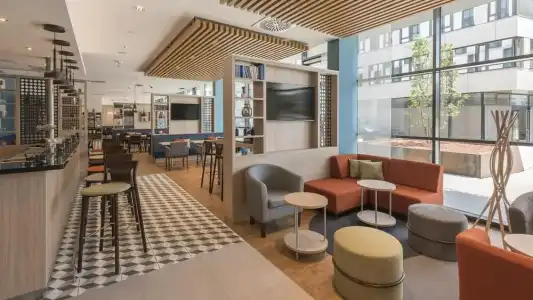 Premier Inn Freiburg City Süd - 38