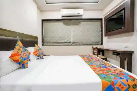 Kamran Residency - Near US Embassy - 57