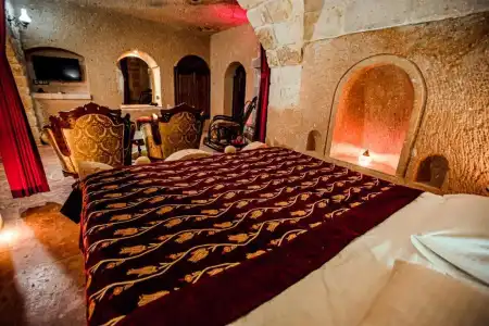 Oread Cave Suites - 209