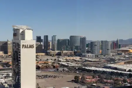 Beautiful Palms Place Suite - 265