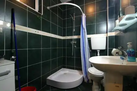 Lighthouse Apartments - 24
