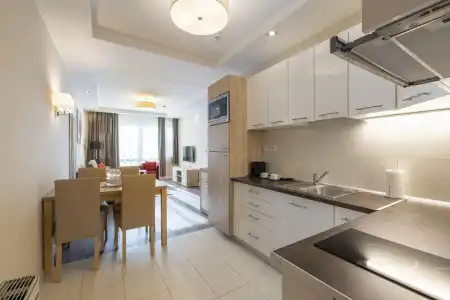 Silver Crown & Residence - 16