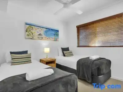 Rolling Surf Resort - 219