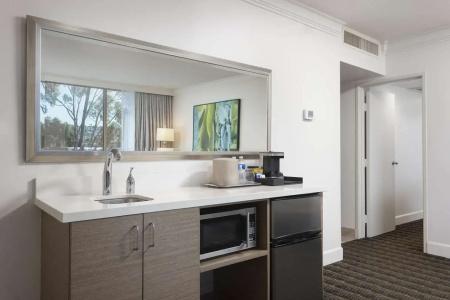 DoubleTree by Hilton San Diego Bayside - 146