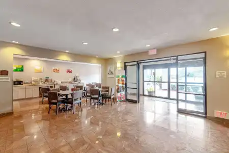 Quality Suites Austin South St. Elmo District - 16