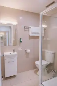 429 Apartments and Suites - 47