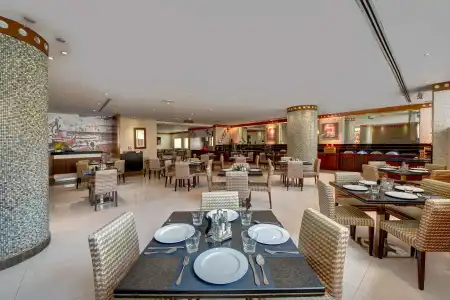 Howard Johnson Plaza by Wyndham Dubai Deira - 30