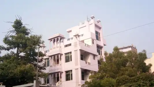 Chit Chat Palace - 0