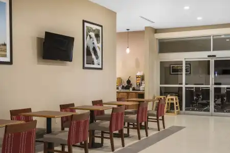 Comfort Suites University - 30