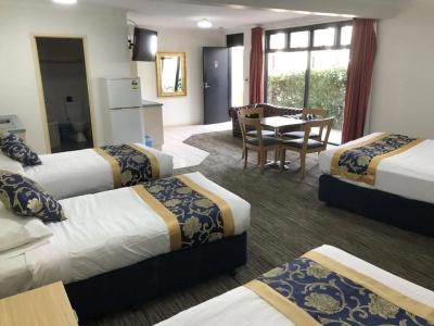 Jacksons Motor Inn - 1