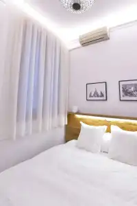 Hostal Girona - 16